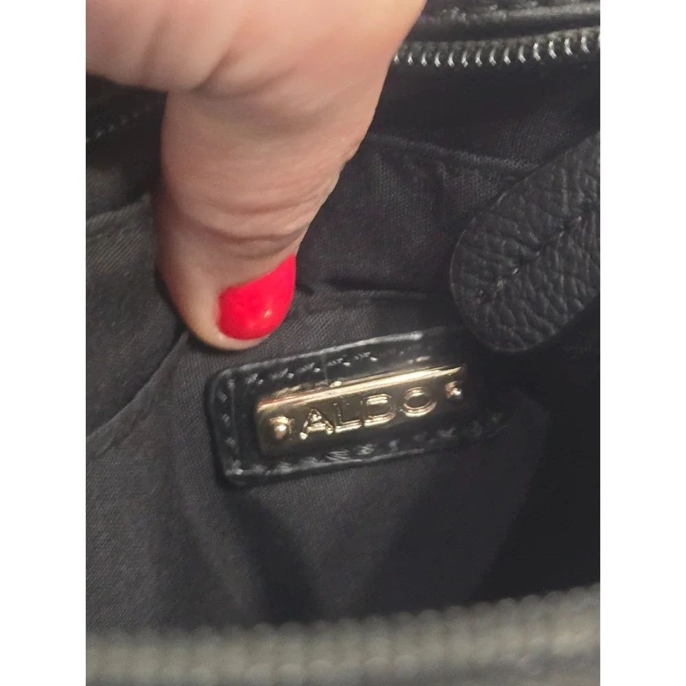ALDO Black Croc-Embossed Clutch Wristlet Strap Handle Metal Gold Accent 10